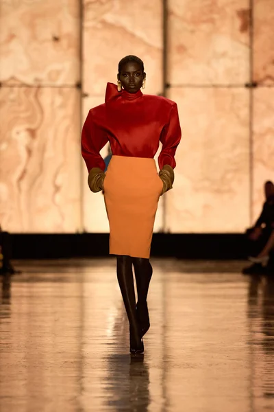 Look 8